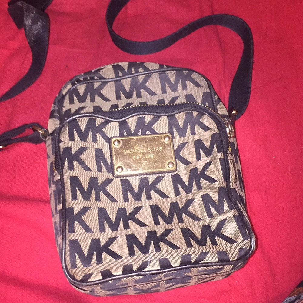 Authentic Michael Kors crossbody